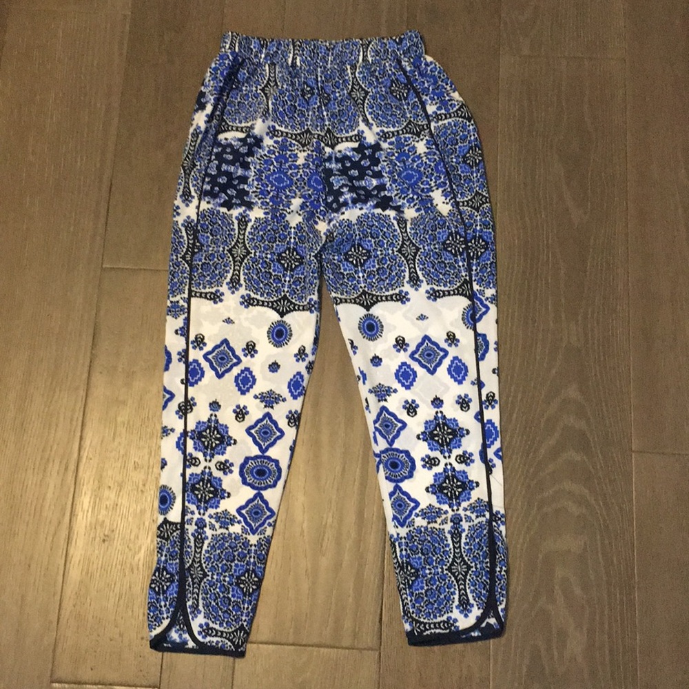 Marabelle printed capris
